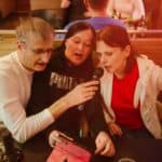 Gostje uživajo na Karaoke Party-ju v Elipsa Caffe 3