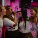 Utrinki z dogodka Karaoke Night v Elipsa Caffe v Radizelu | Punce pojejo.